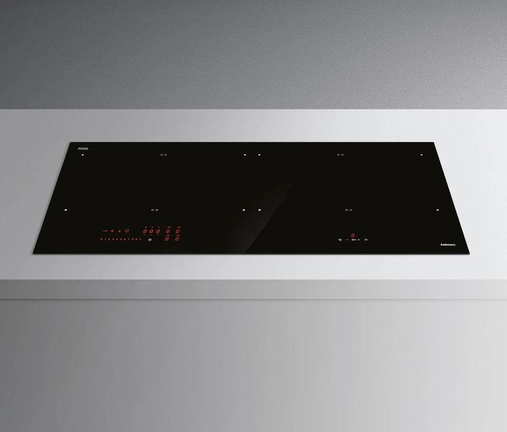 Индукционная варочная панель Falmec PIANO INDUZIONE BLACK MATT 88x40 Panoramic — ракурс 1 из 3